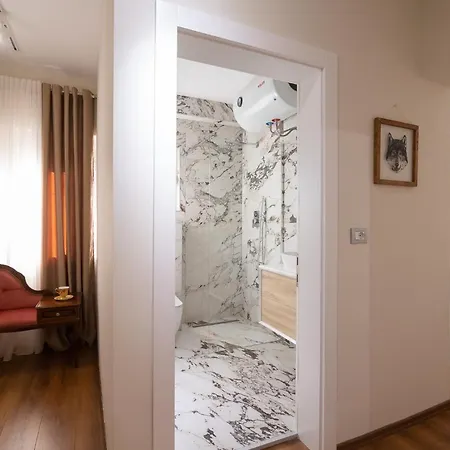 Melnaz 3 Apartment Korce